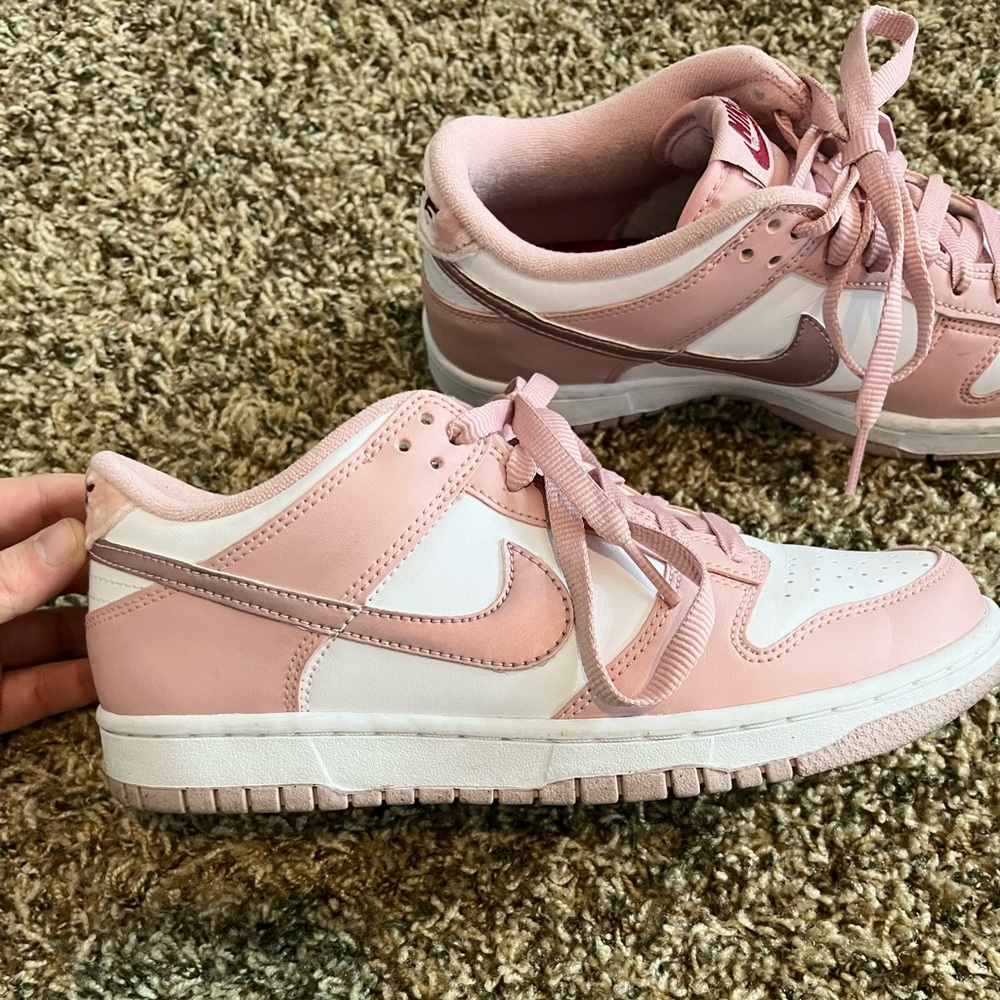 Women’s Nike Low Dunks!!! 💕